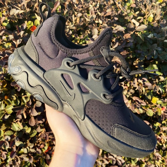 nike react presto triple black